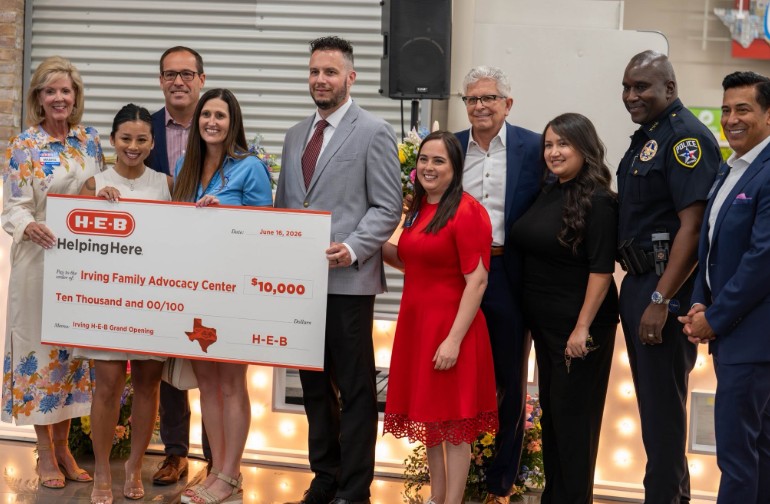 /irving_images/stories/heb-donates-to-ifac-2026.jpg