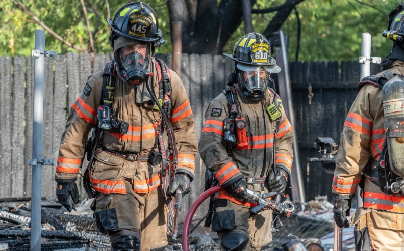 /irving_images/stories/irving-firefighters-in-action.jpg